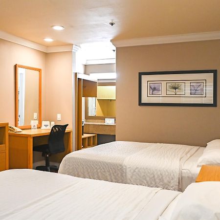 Days Inn By Wyndham San Francisco S/Oyster Point Airport Юг Сан Франциско Экстерьер фото